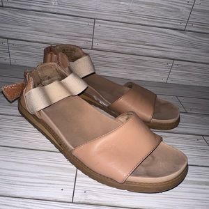 Size 11 Women’s Dr. Scholl’s Strappy Nude Sandals Flip Flop